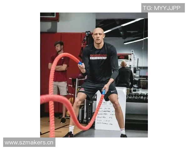 新无眉大侠沃尔什展现全能表现场均15分7板2断命中率超高 新无眉大侠沃尔什展现全能表现场均15分7板2断命中率超高