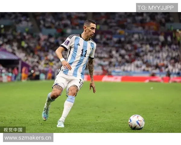 阿根廷足协主席与梅西德保罗重聚合影分享喜悦时刻