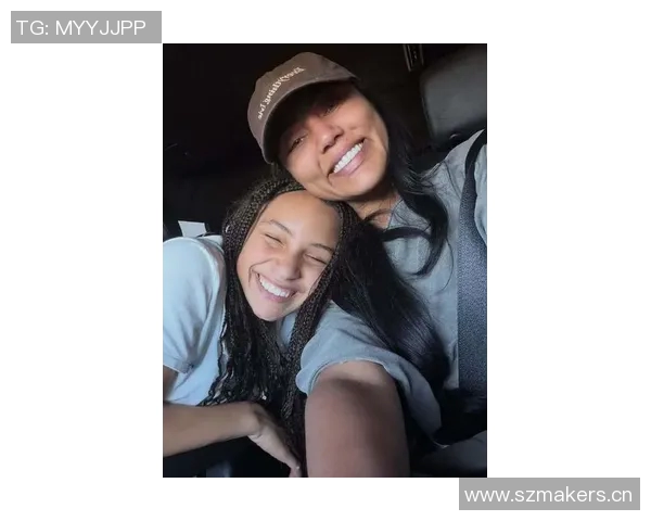 美媒分享库里一家六口温馨聚餐瞬间时光荏苒令人感慨不已